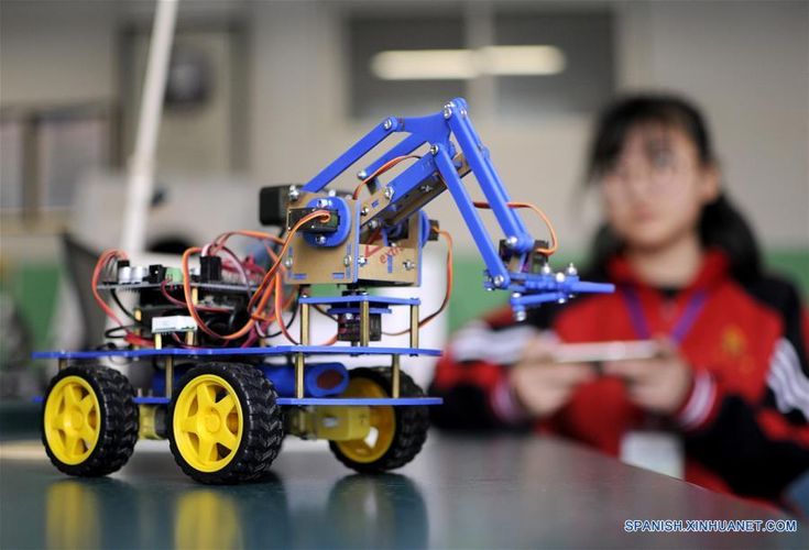 Más de 400 estudiantes participan en un concurso de robots de adolescentes llevado a cabo en Xingtai — Vcare Language Academy